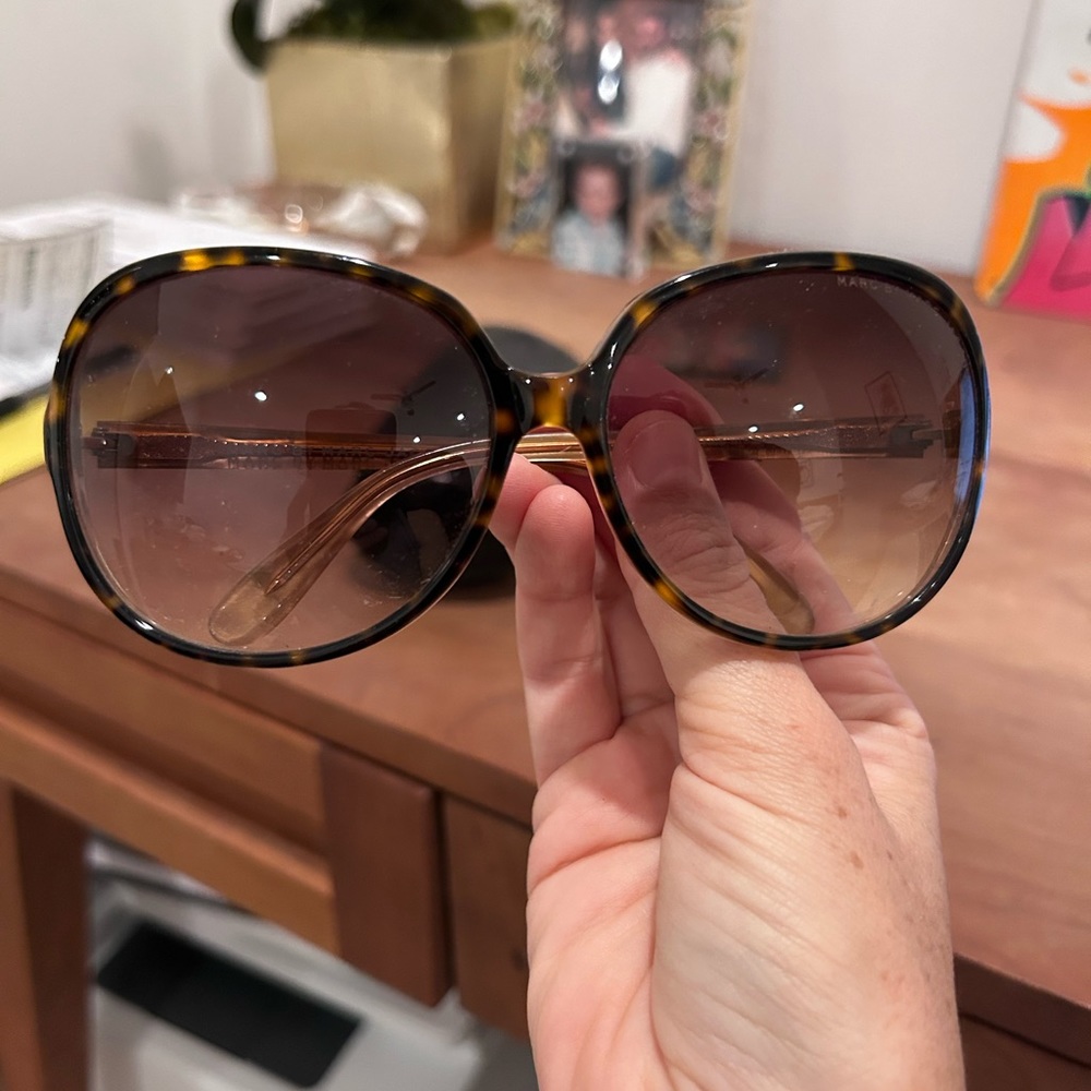 Marc Jacobs oversized sunglasses